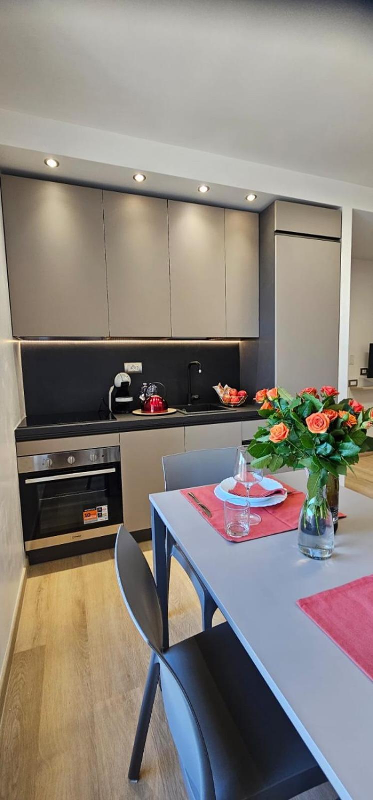 Happy Holiday Apartament Quartu SantʼElena Esterno foto