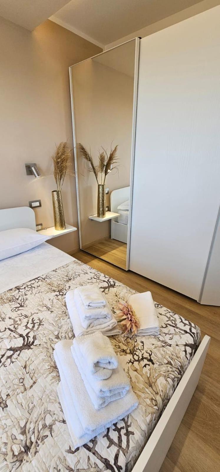 Happy Holiday Apartament Quartu SantʼElena Esterno foto